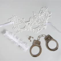 Карнавальный набор СТРАНА КАРНАВАЛИЯ белый (наручники, маска, подвязка)